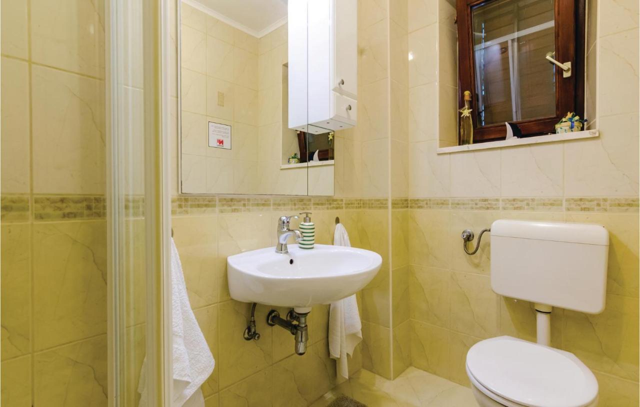 Apartment With Sea View 02 *